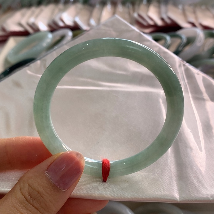 翡翠未镶嵌手镯冰清葡萄肉色圆条52.8