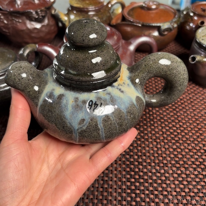 紫砂茶杯y***f玉化松鼠