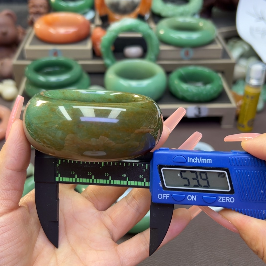 未镶嵌手镯石英岩玉