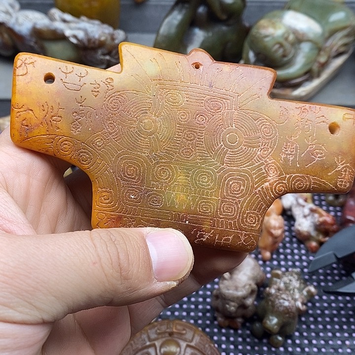 未镶嵌蛇纹石玉颈饰