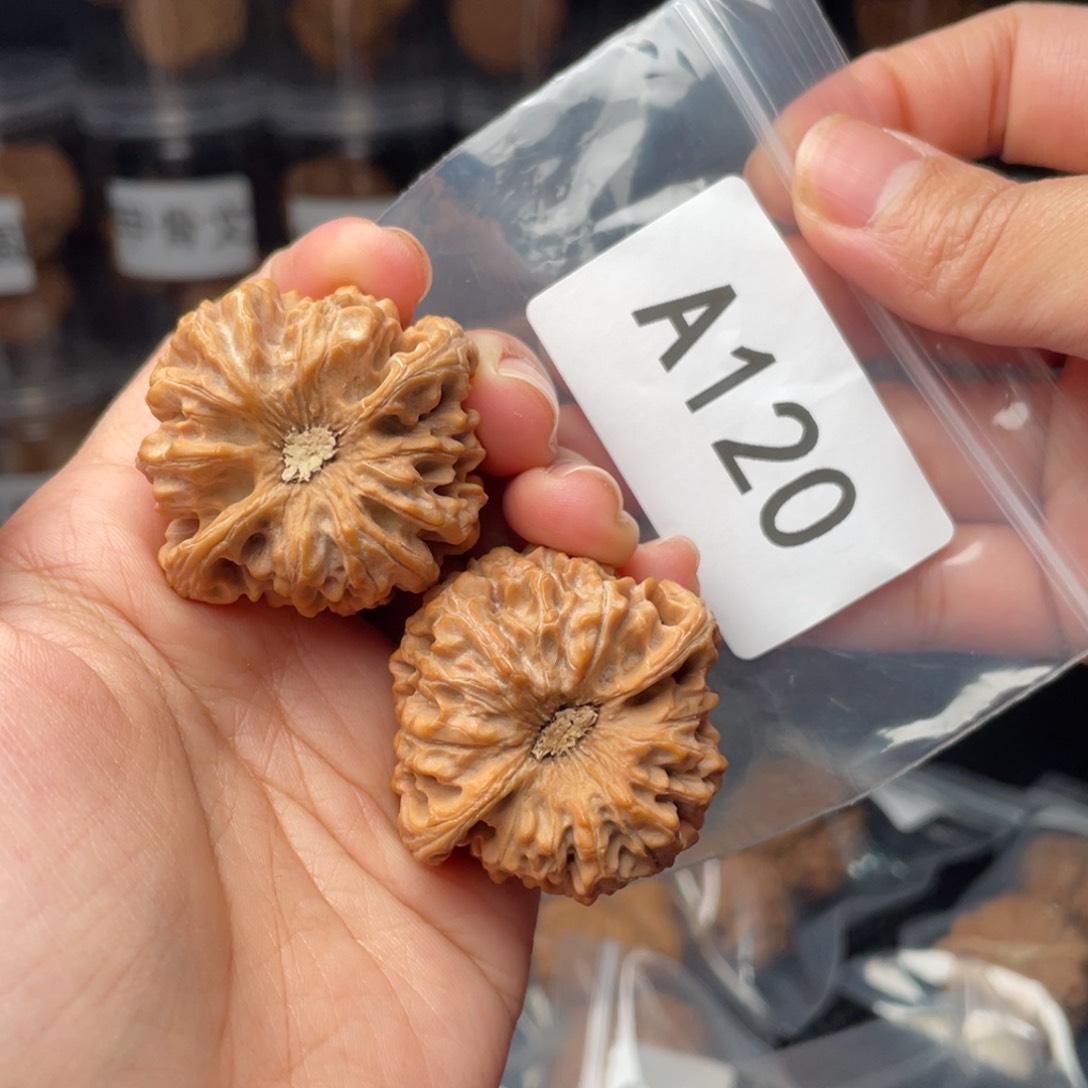 文玩核桃把件40龙门涧