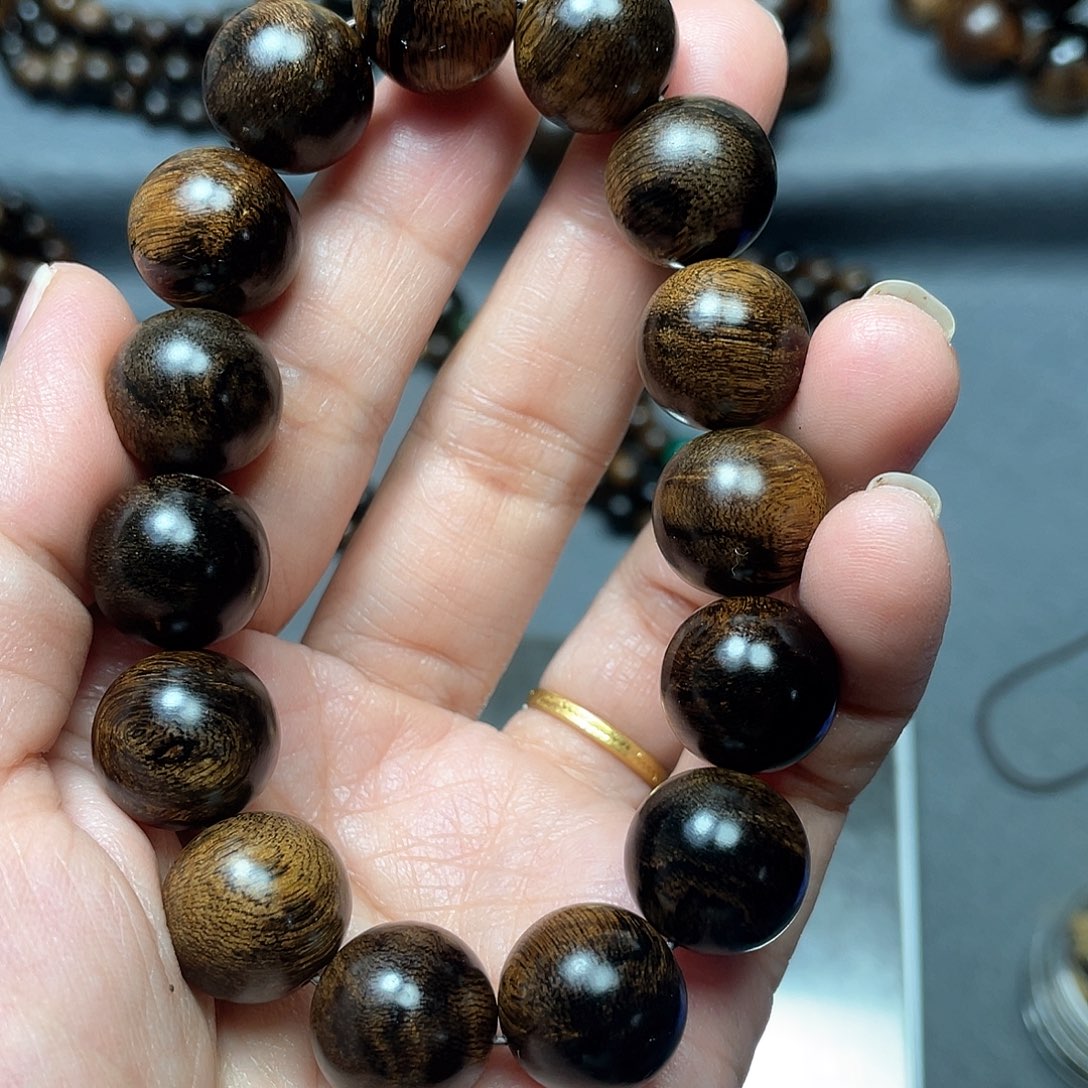 沉香手串精****任白棋瘤疤1.4