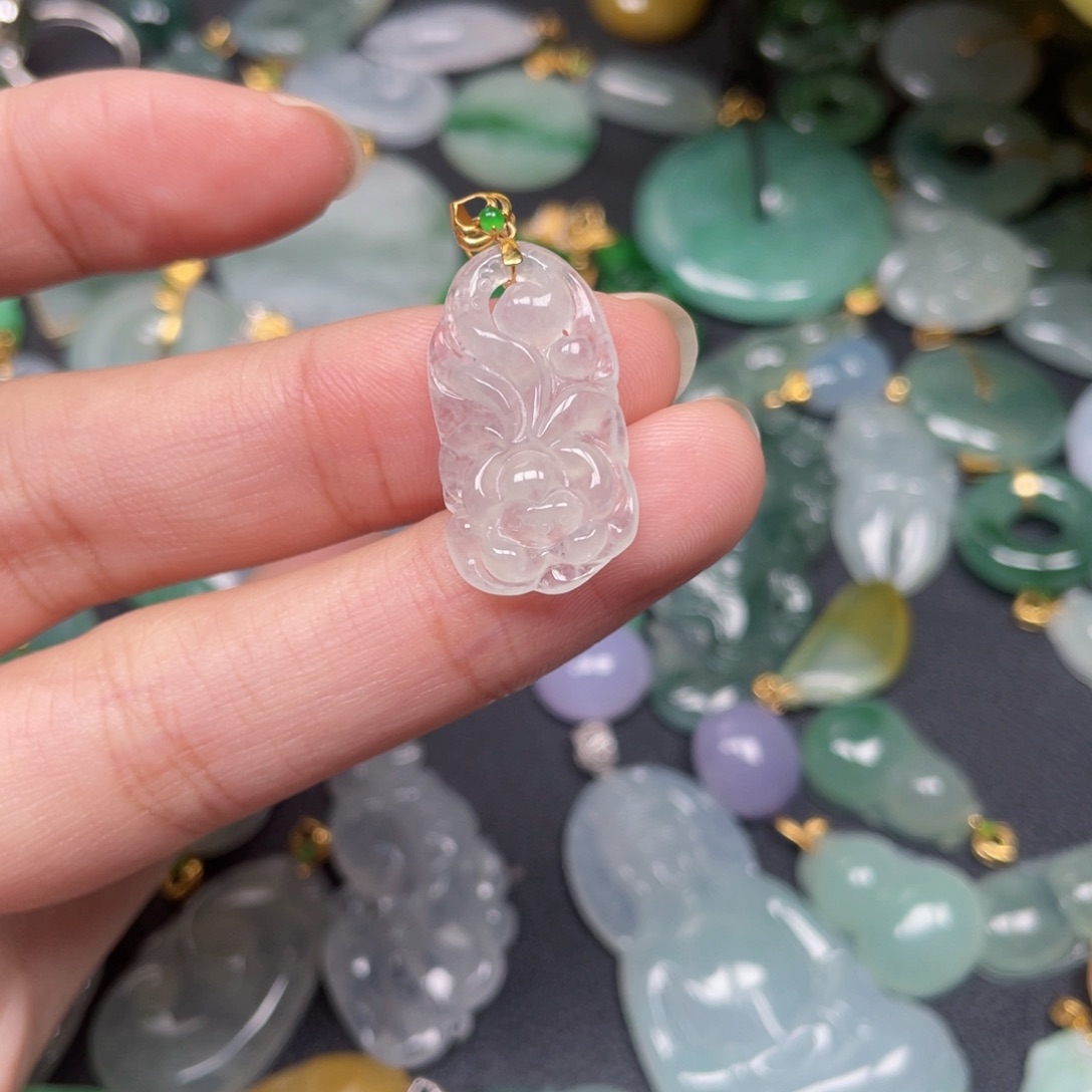 翡翠颈饰18K金镶嵌翡翠