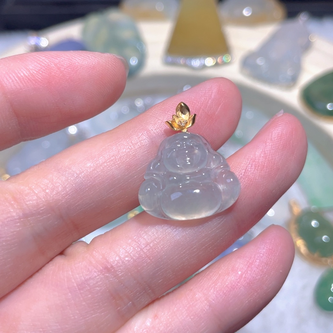 翡翠18K金镶嵌颈饰翡翠