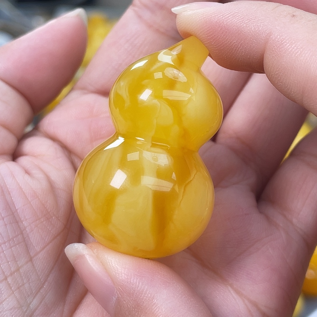 琥珀未镶嵌珠宝奇石h19