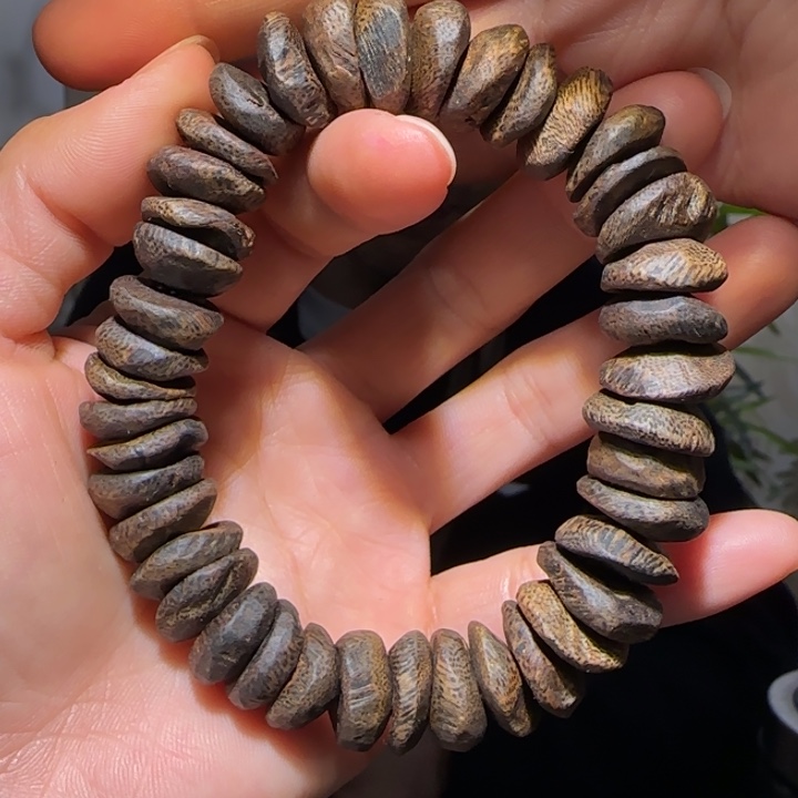 沉香手串原母树沉水树丁手串30.5克
