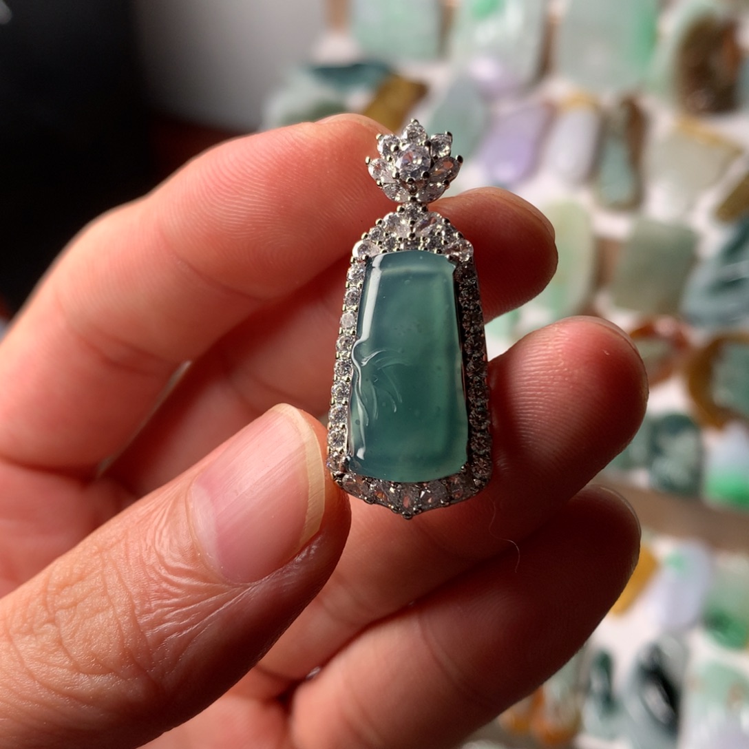 翡翠未镶嵌颈饰危地马拉翡翠，竹节