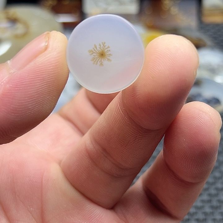 笑***藏玛瑙/玉髓未镶嵌珠宝半成品