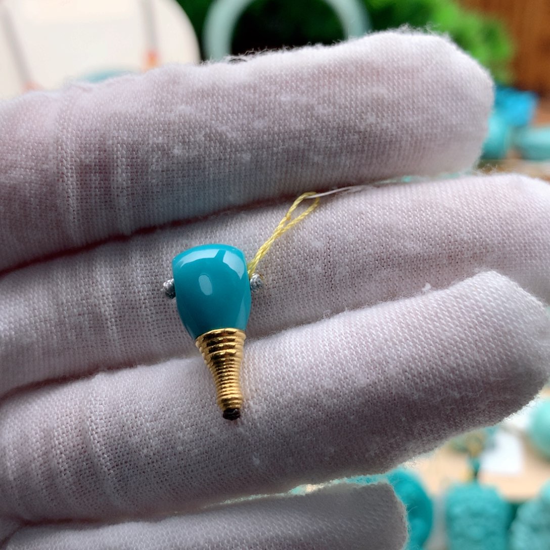 绿松石颈饰18K金镶嵌