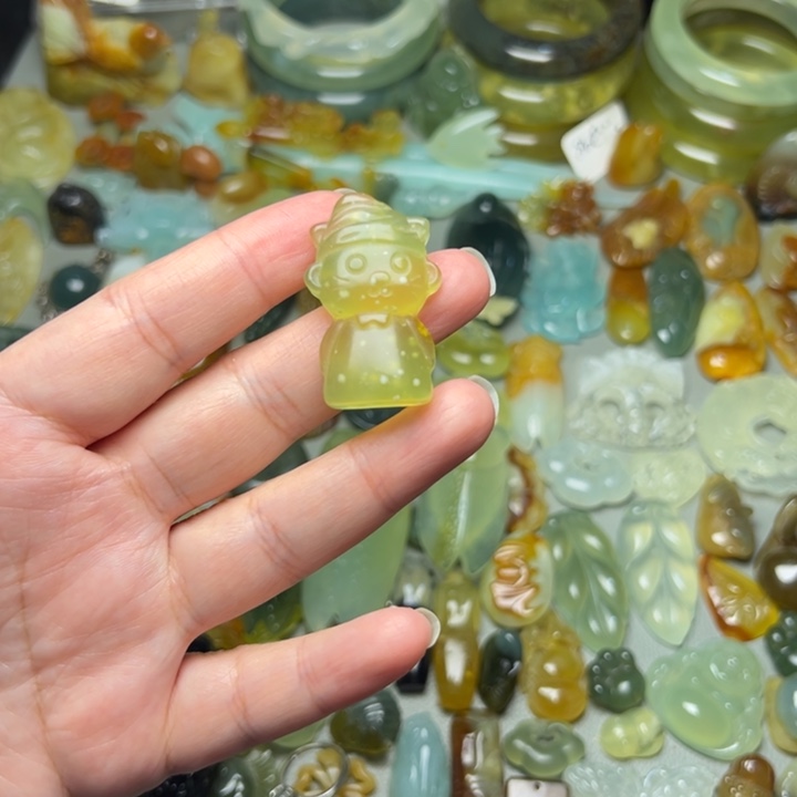 蛇纹石玉未镶嵌微瑕