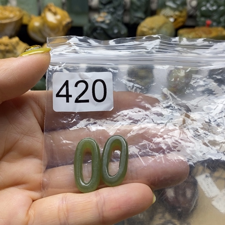 岫岩河磨玉（透闪石质玉）未镶嵌把件