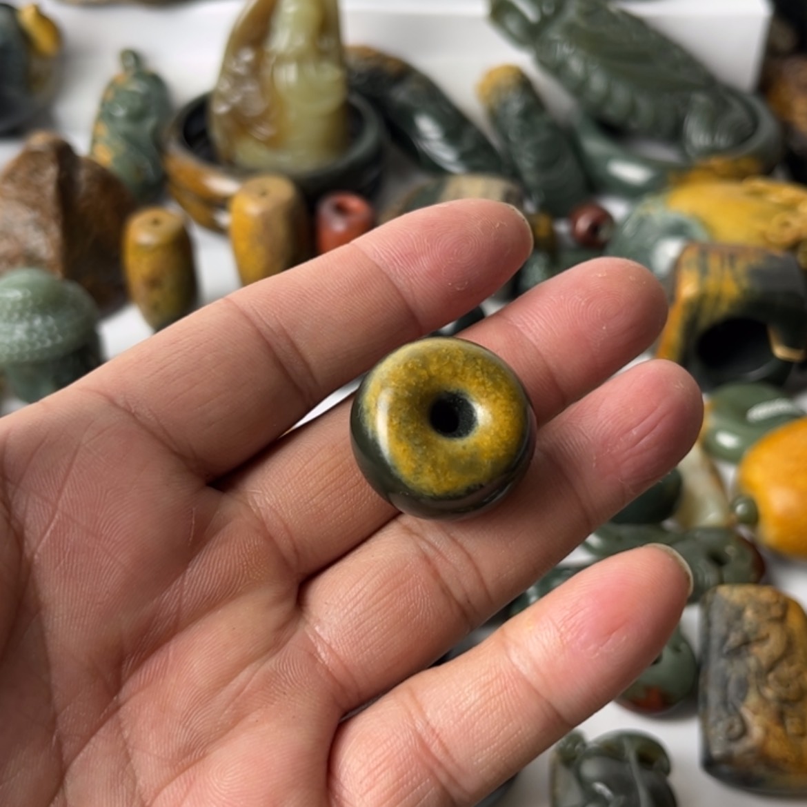 【闪购商品】岫岩河磨玉（透闪石质玉）挂件未镶嵌君***荡