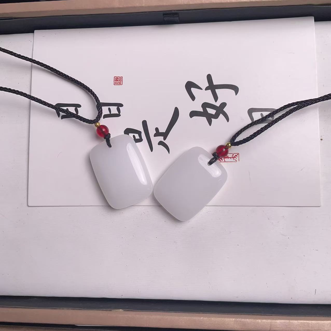 AA新疆戈壁克拉玛依冰白无事牌吊坠多样性发货拍一单发一个