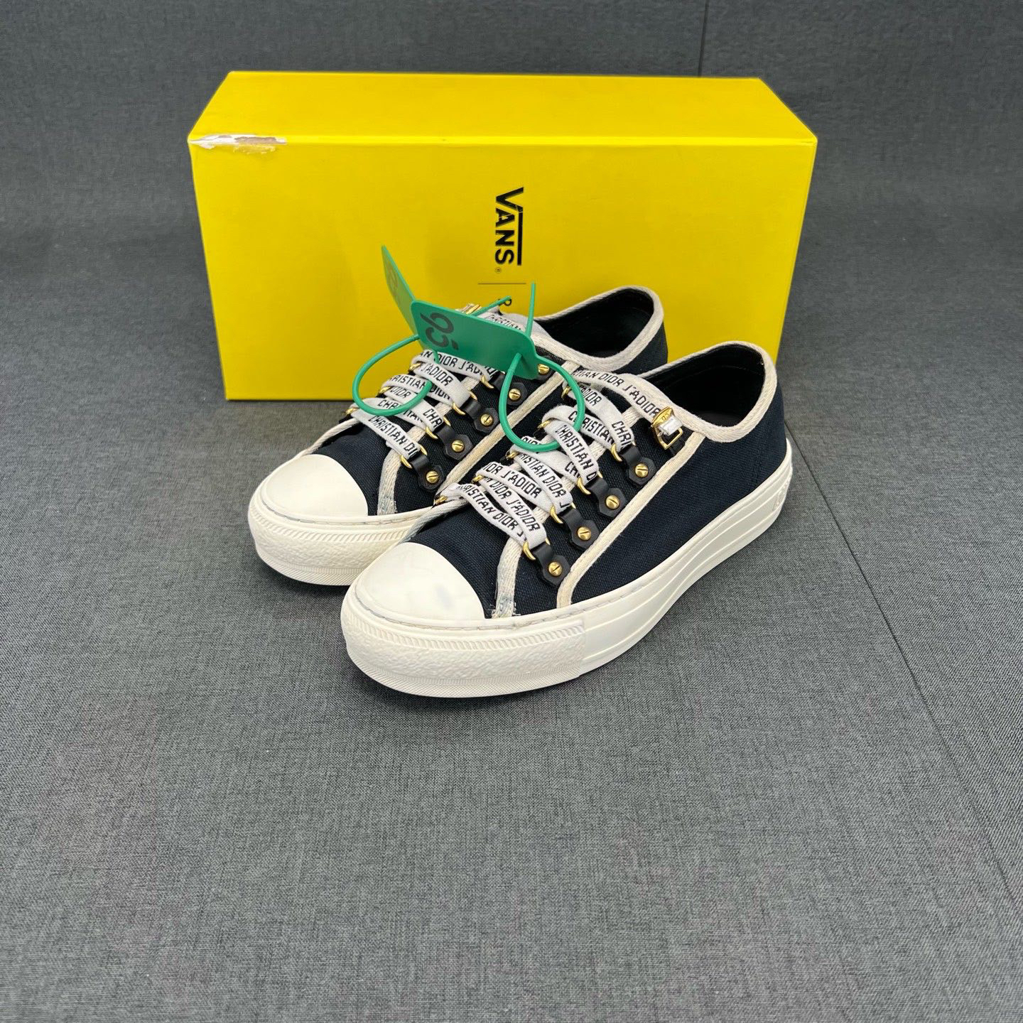95新 DIOR/迪奥 码数36 dior鞋 walk 黑白 码数 配盒