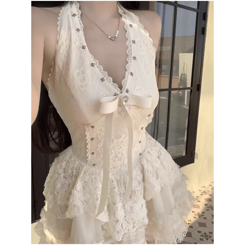 纯欲风辣妹v领挂脖连衣裙女2025春季新款收腰显瘦蛋糕蓬蓬短裙子
