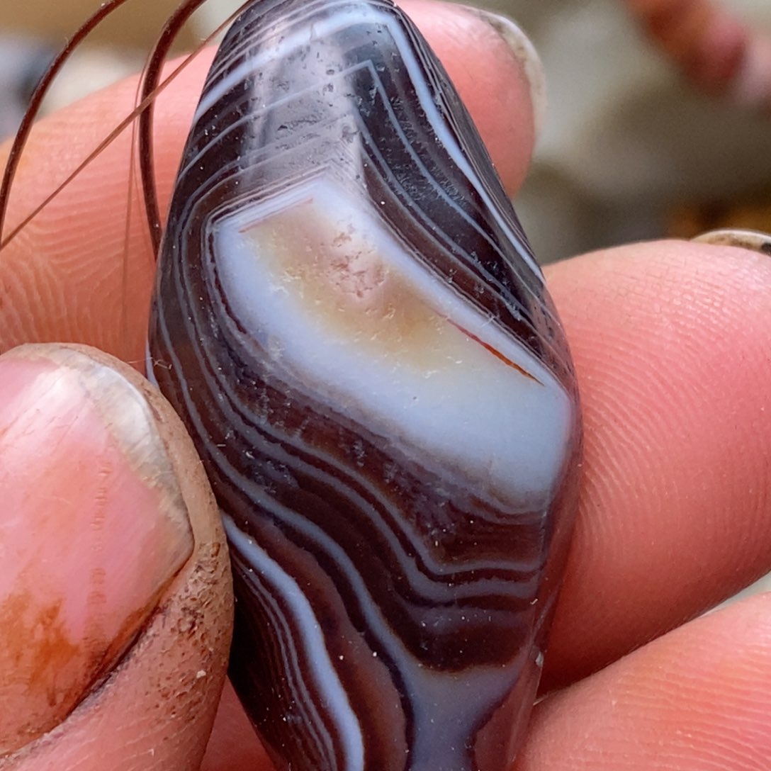 DIY琉璃珠子的颜色是蓝色的