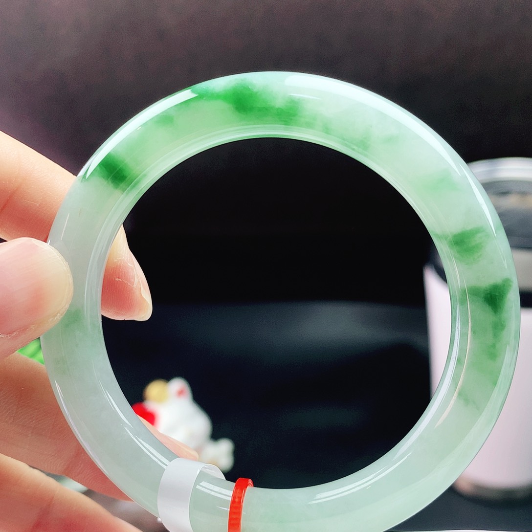 未镶嵌手镯（圆镯）翡翠53辣绿