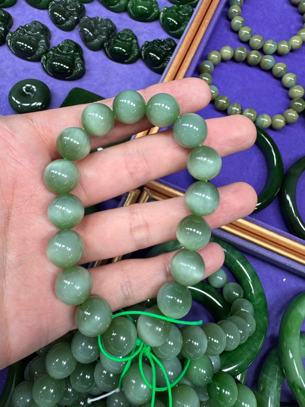 和田玉碧玉粉绿猫眼手串12mm