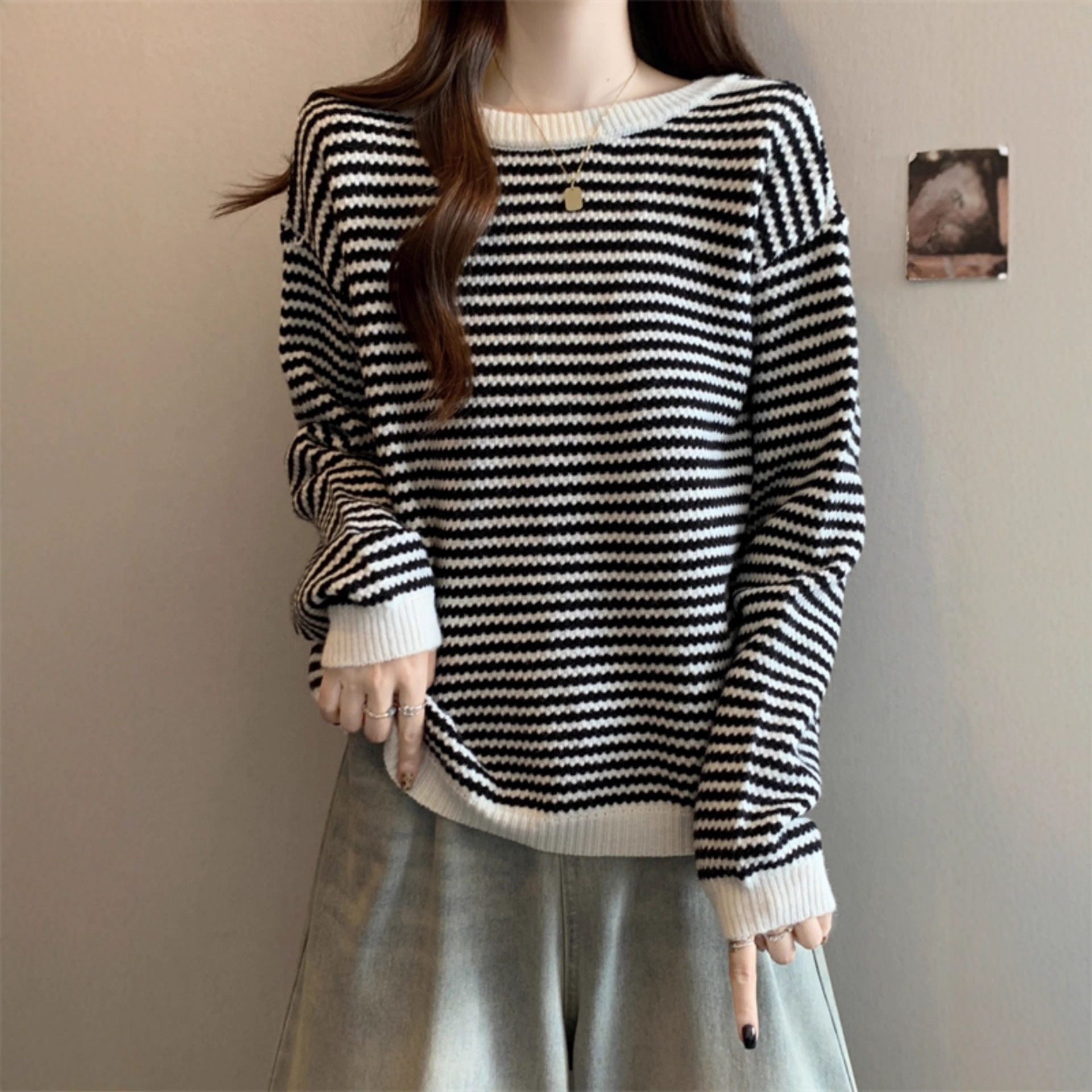 大码女装韩版露背蝴蝶结条纹长袖打底针织衫秋季胖mm显瘦百搭上衣