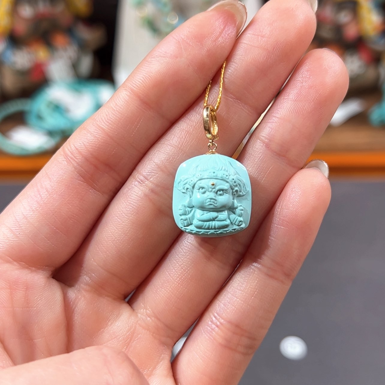 【闪购商品】绿松石颈饰18K金镶嵌圣****?