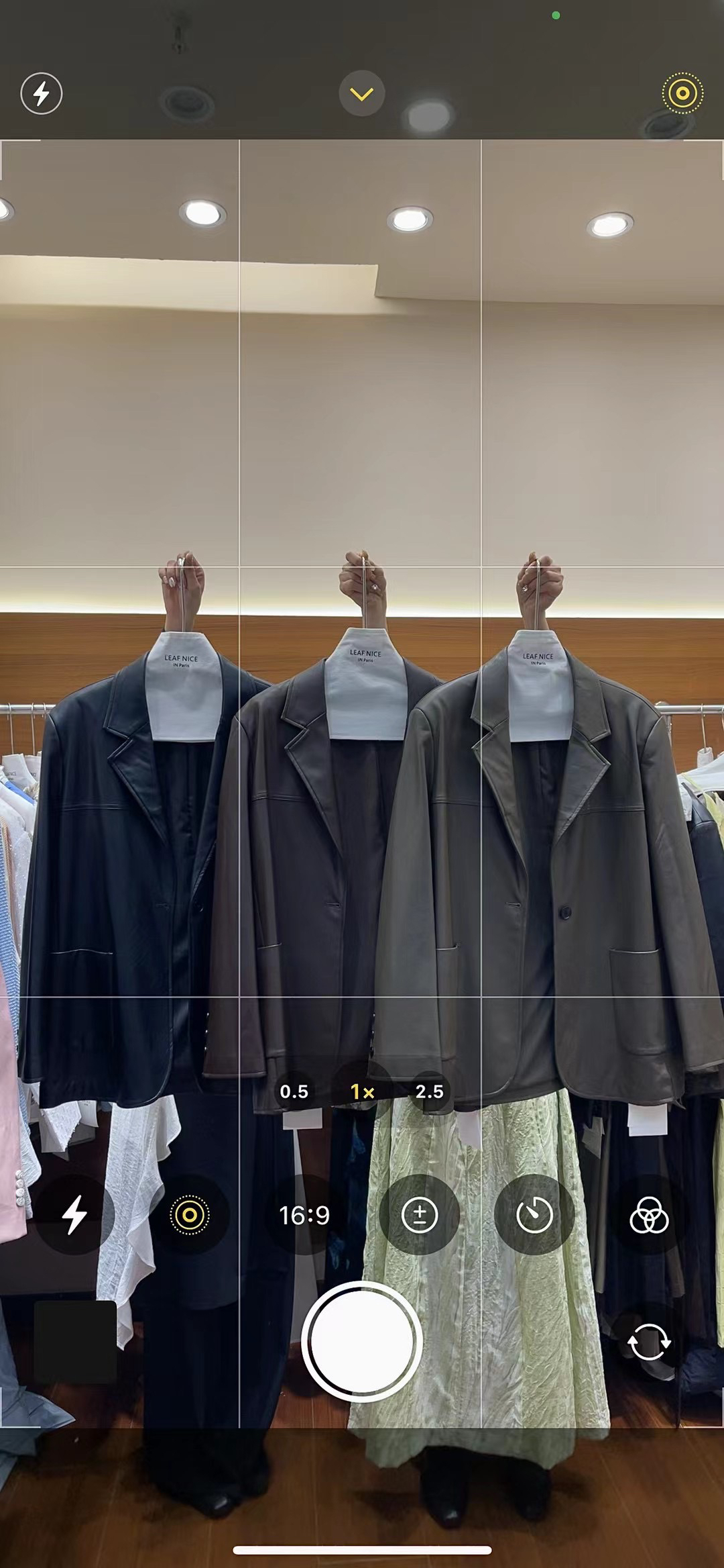 西装静奢风常规中长款西服黑色网红春季时尚短款气质女士翻领