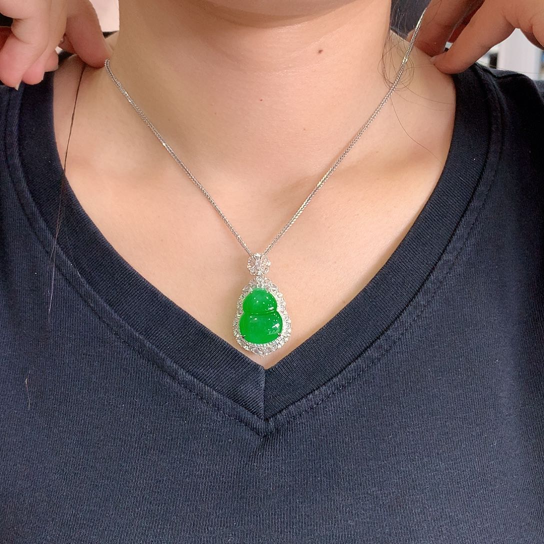 翡翠18K金镶嵌颈饰