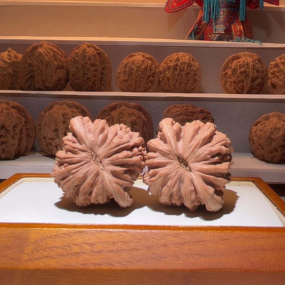 吊坠文玩核桃46平谷四座楼，菊花底满肉，精品