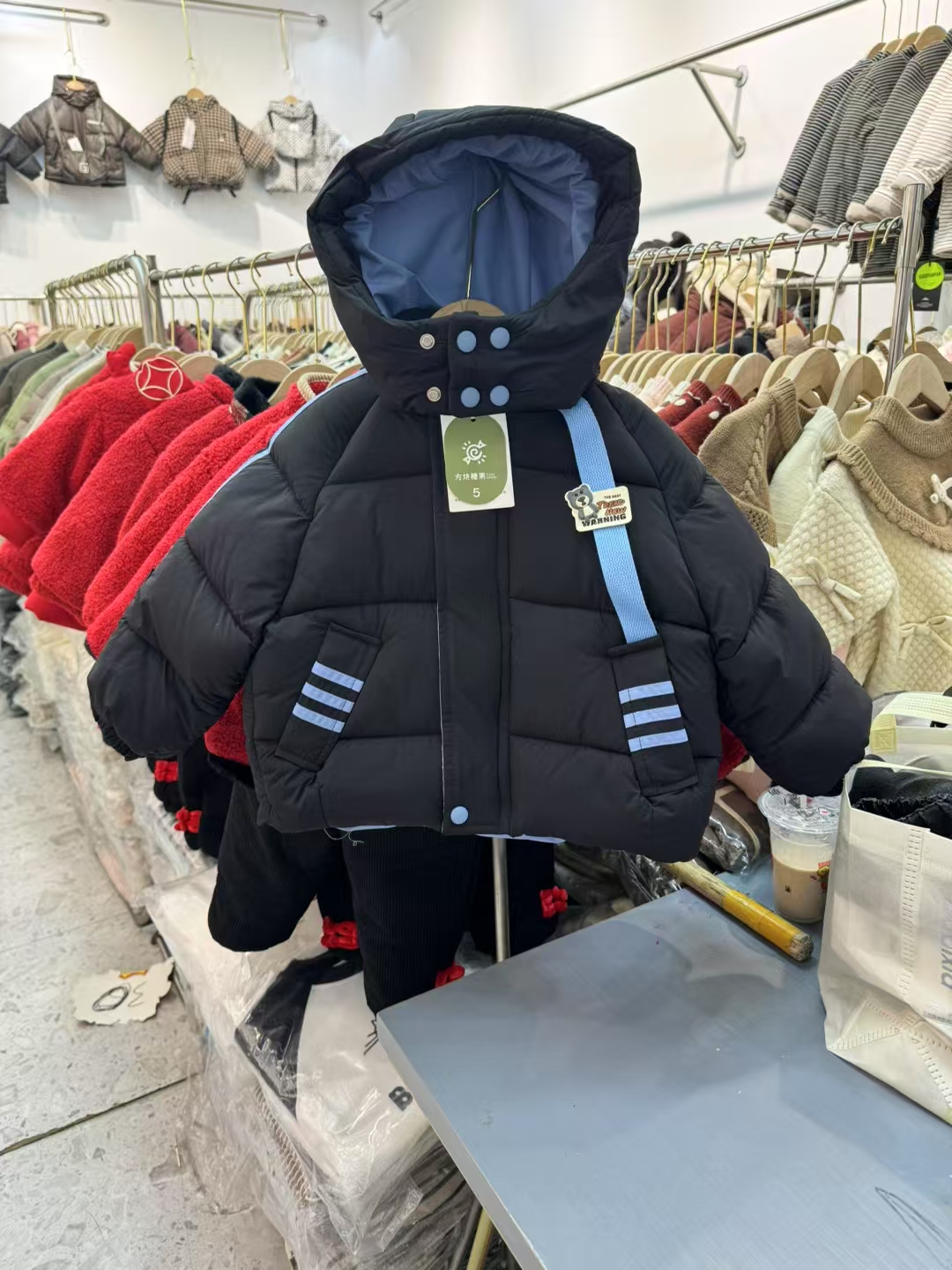 冬季童装棉服特价