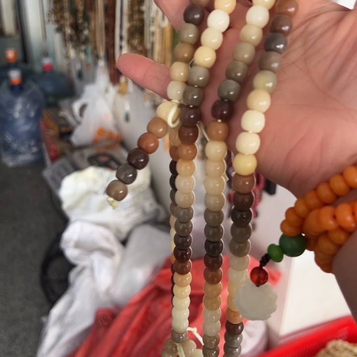 白玉菩提吊坠9×10酒桶108颗