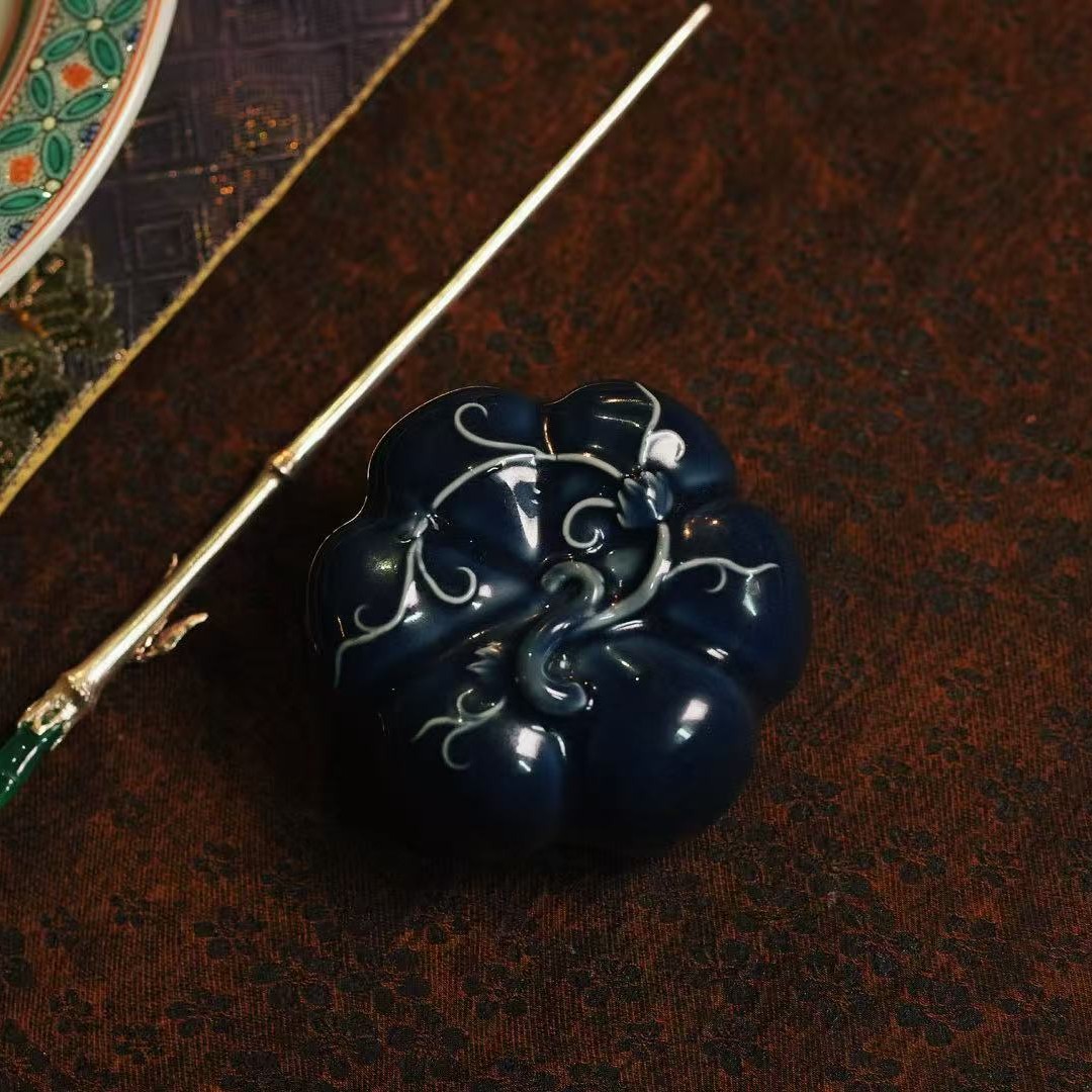 蓝贝贝  晓色暮云 原矿祭蓝手工雕刻盖置 景德镇高端瓷器