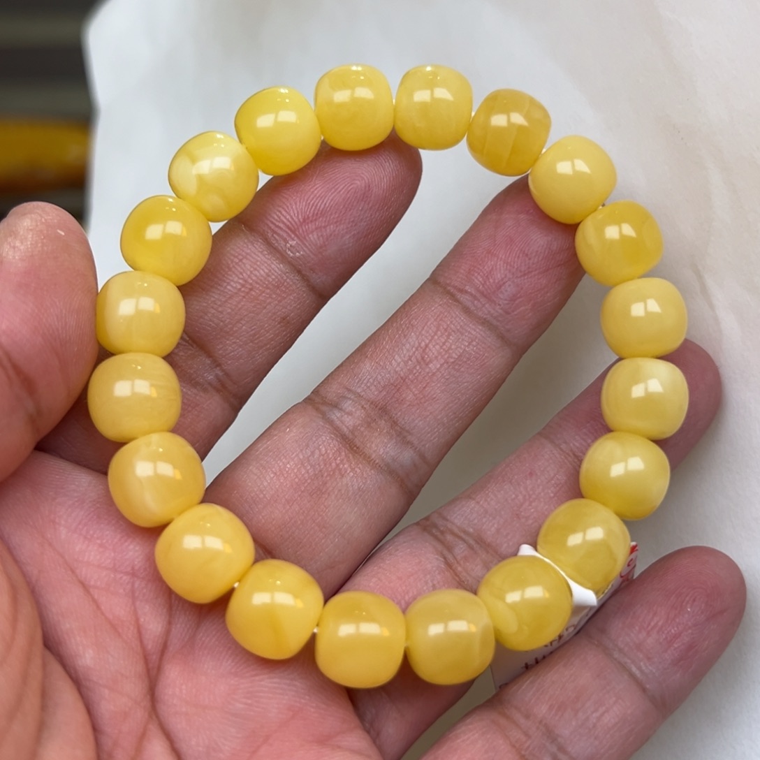 蜜蜡未镶嵌裸石11加15.83克