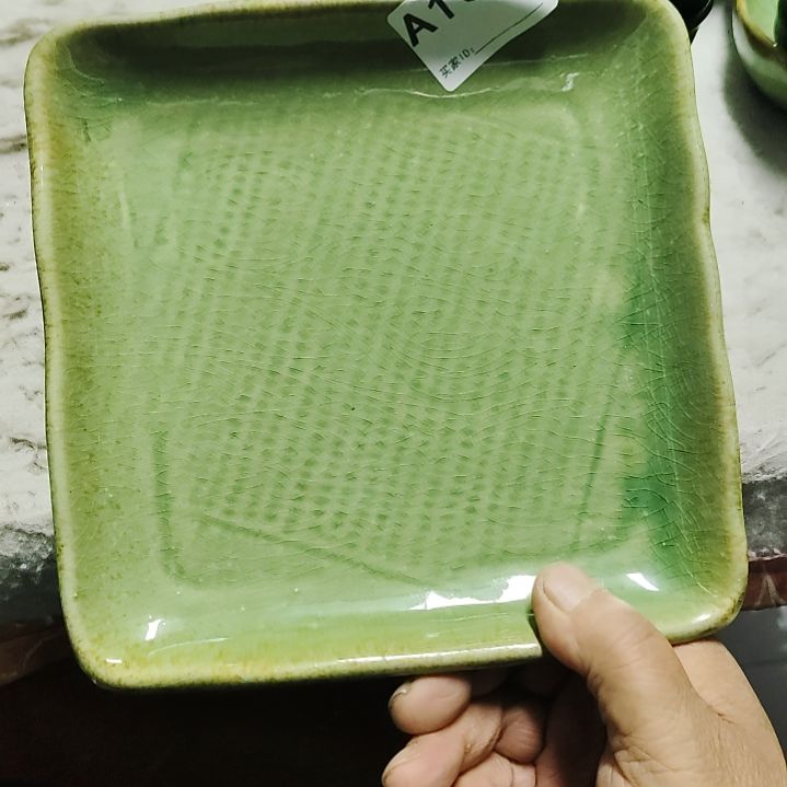瓷片瓷器，各种摆件，瓷片，底部有点磕！