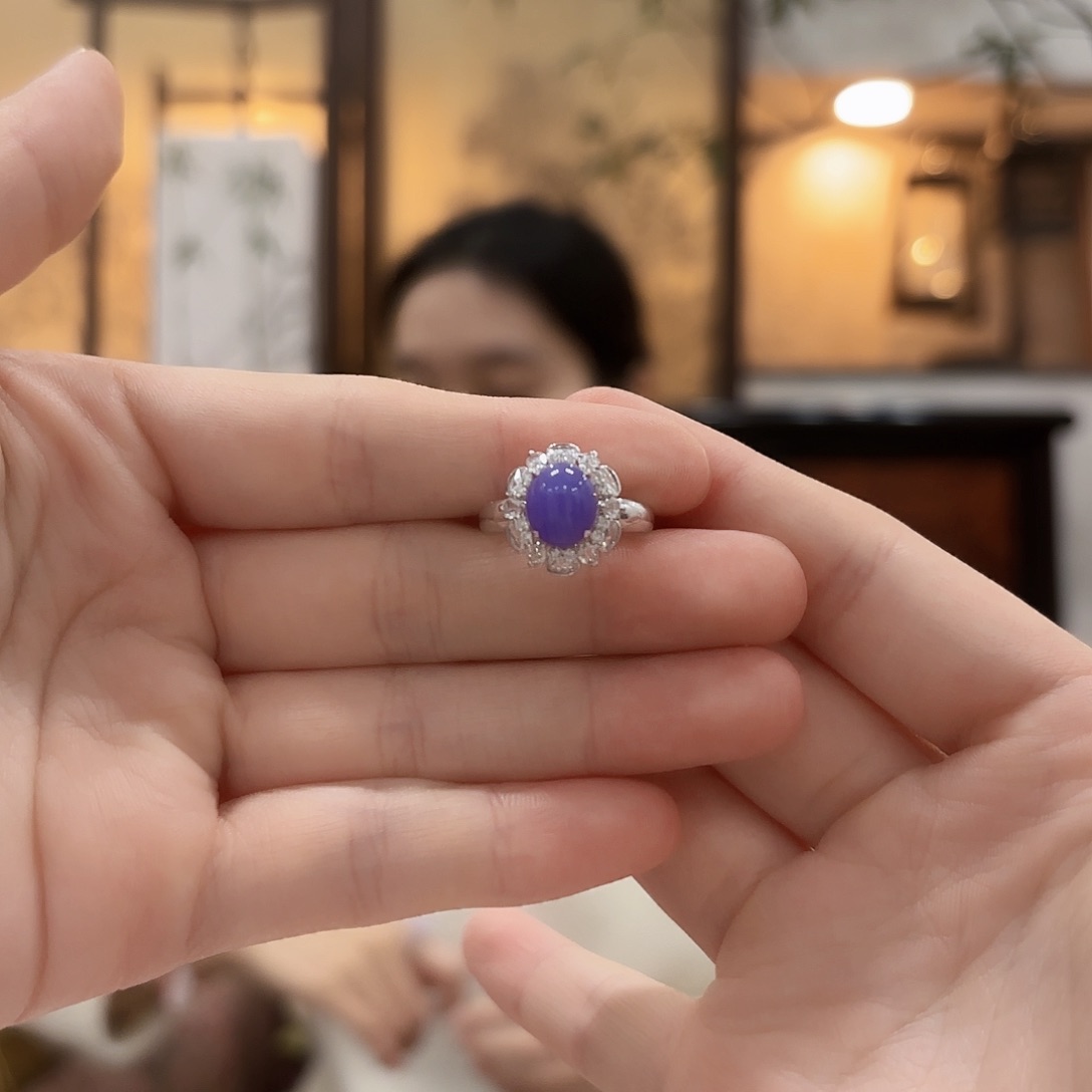 18K金镶嵌戒指翡翠