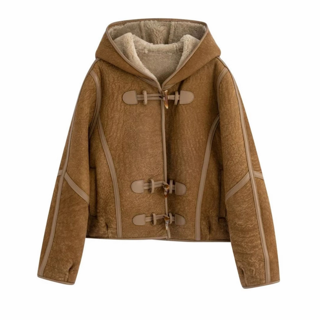 海宁时尚冬季新款皮毛一体外套女复古短款连帽牛角扣羊毛皮草夹克