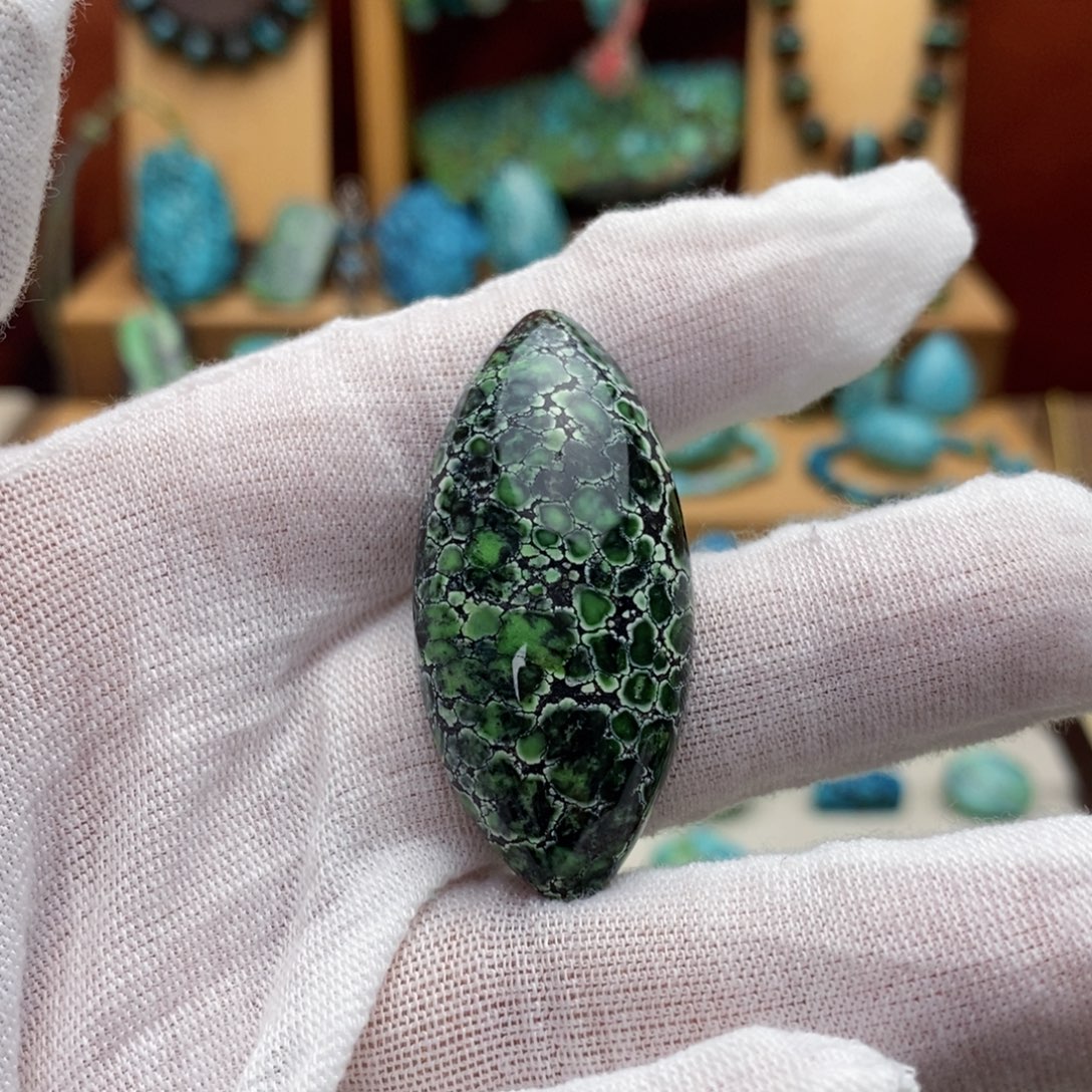 定制绿松石未镶嵌随型吊坠