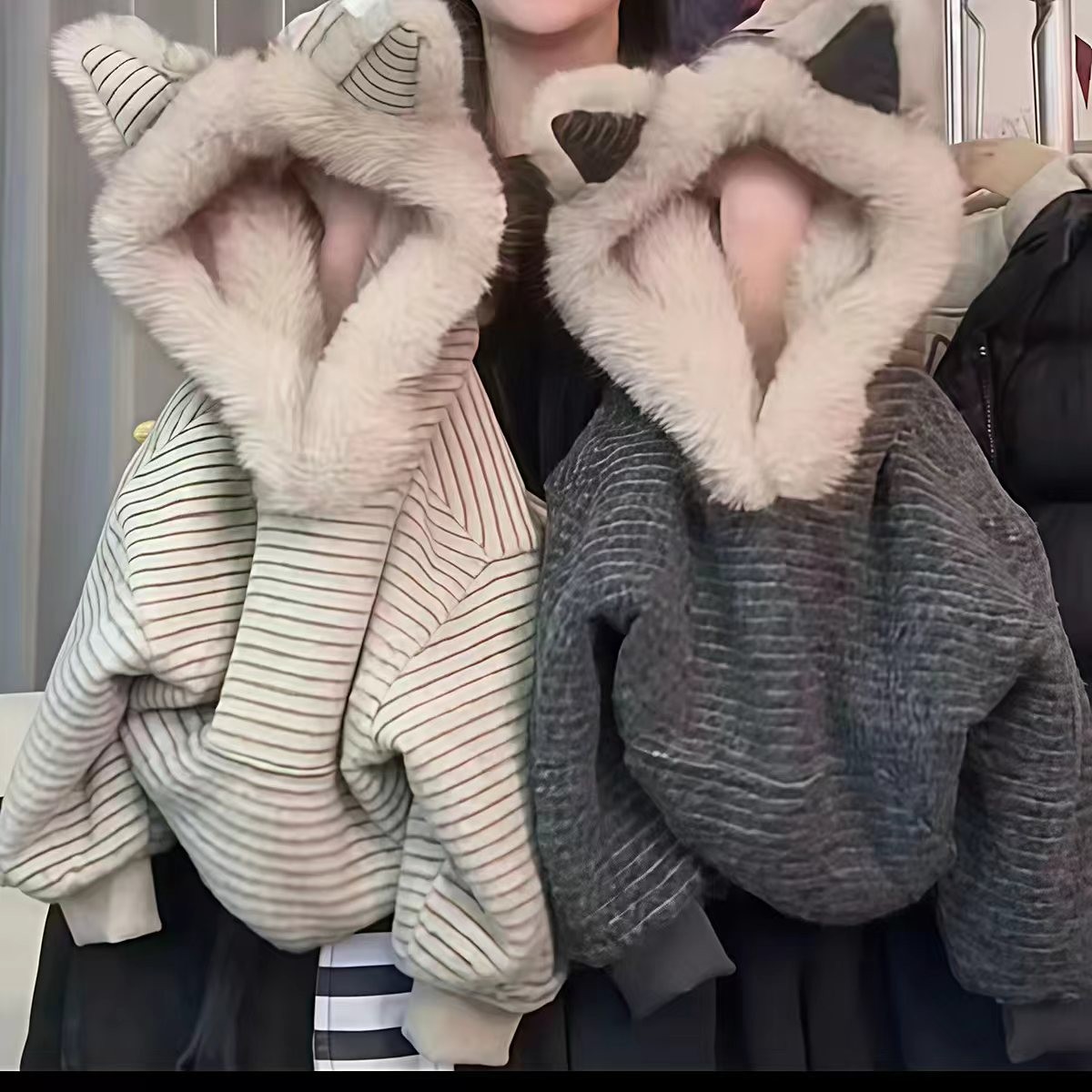 2025新款卫衣加绒加厚连帽卫衣慵懒风