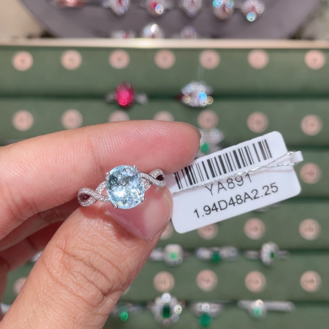 海蓝宝石戒指18K金镶嵌1.94ct 圣玛利亚