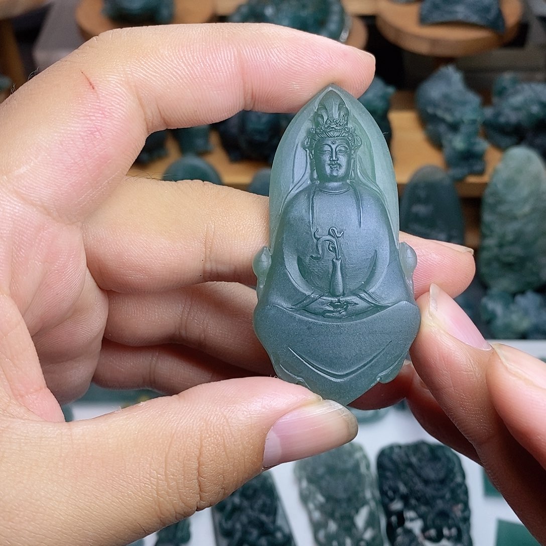 定制翡翠未镶嵌观音