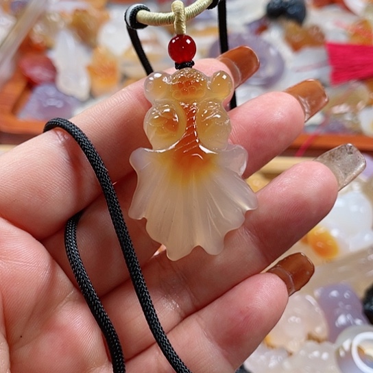 玛瑙/玉髓吊坠(赠链)未镶嵌霸*