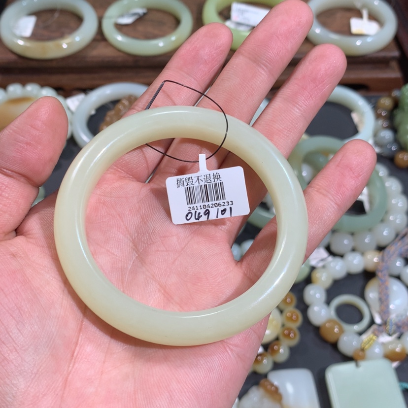 【闪购商品】和田玉手镯未镶嵌?****哈新疆且末金山8号矿暖白手镯