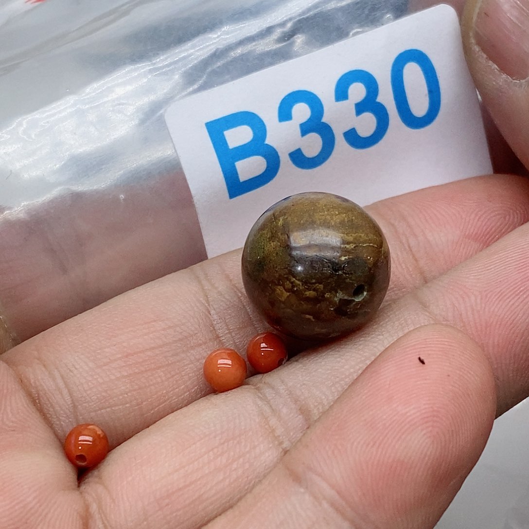 南红玛瑙未镶嵌珠宝奇石