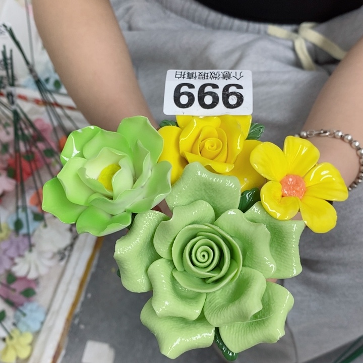 摆件陶瓷材料加工