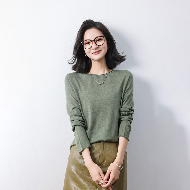 18针无缝一体精纺羊毛卷边圆领针织打底衫女宽松秋款上新