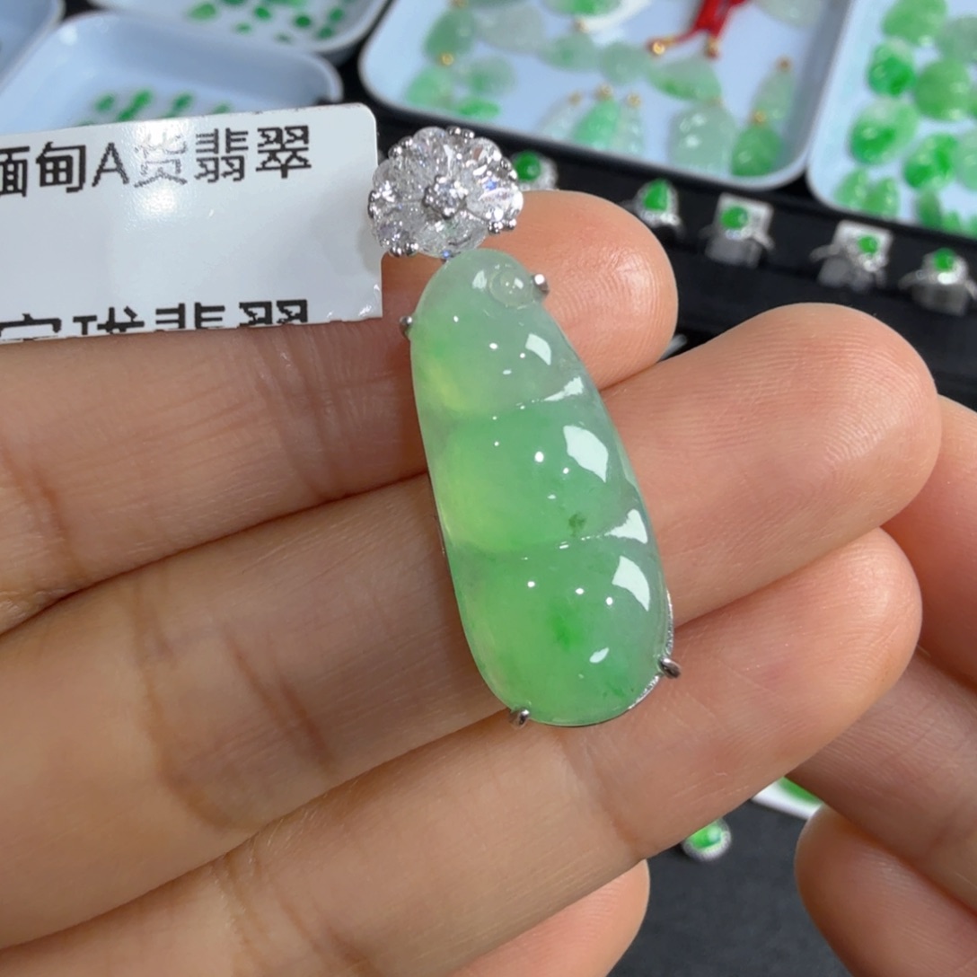 翡翠银S925镶嵌吊坠(不含链)福豆