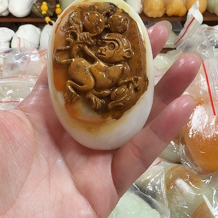 丰***禾砖雕石头手把件不退不换