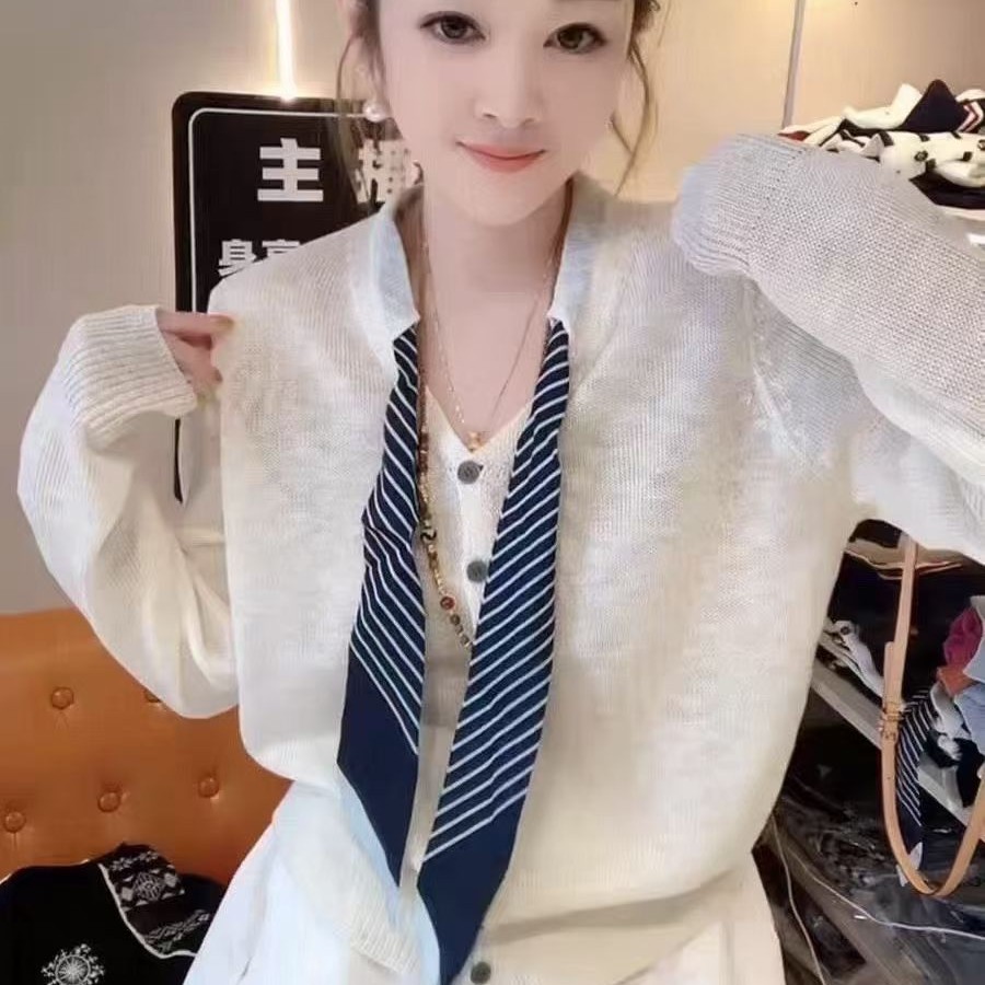 气质款冰丝衫，带领结