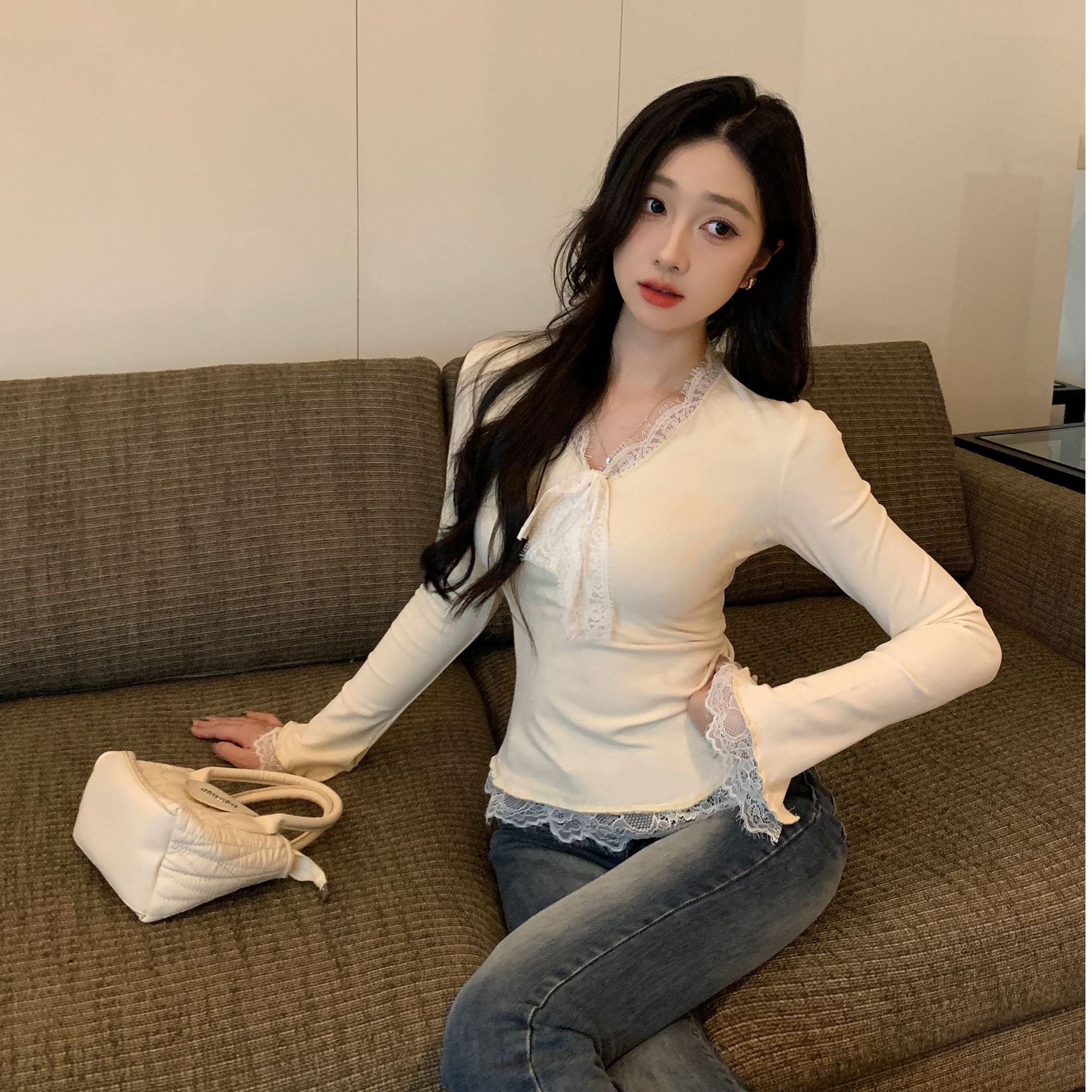 气质飘带纯欲风蕾丝花边加绒磨毛长袖女新款设计感修身显瘦上衣