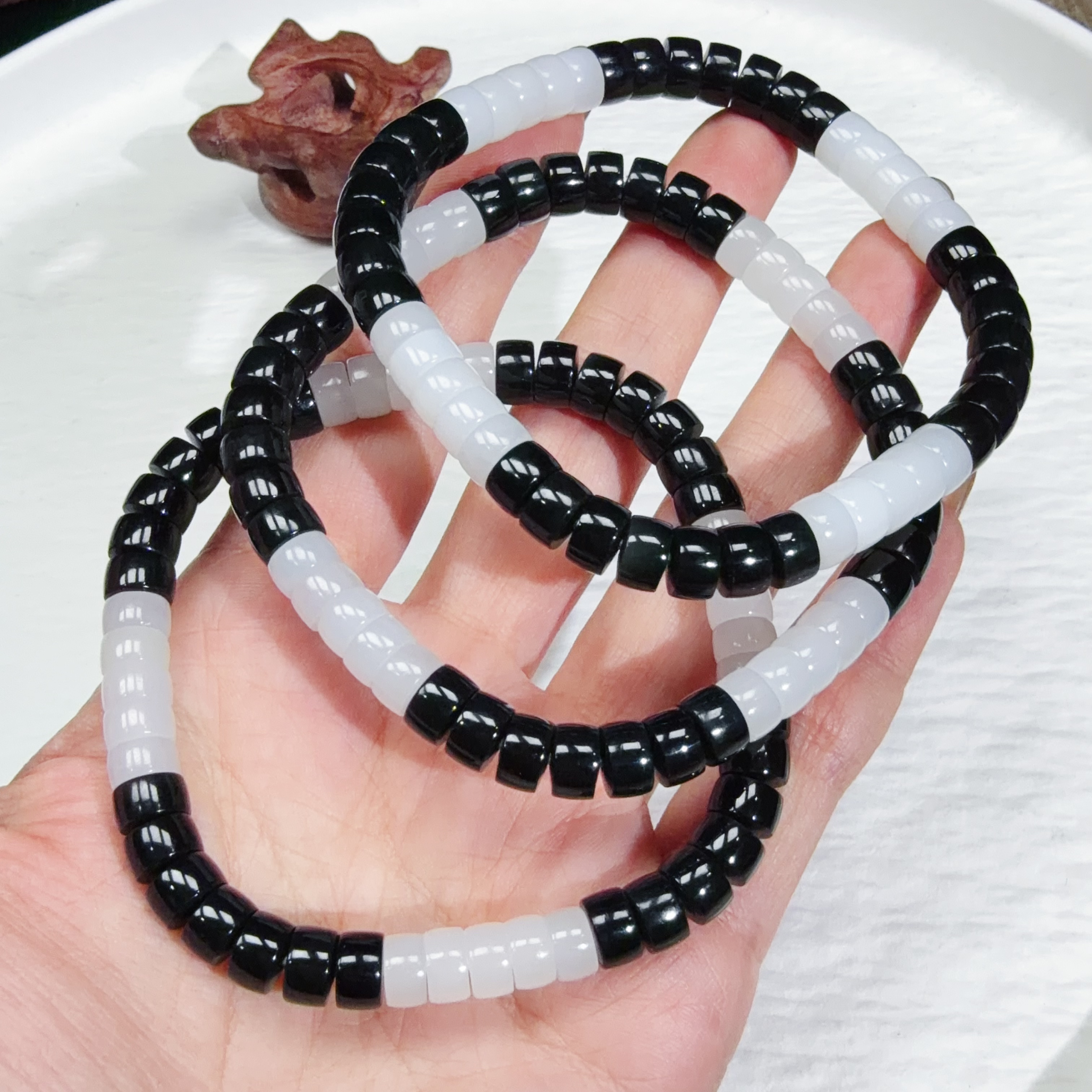 【伟伟鉴定】和田玉  精工直切 黑白方手串 7+多样性发货发一件