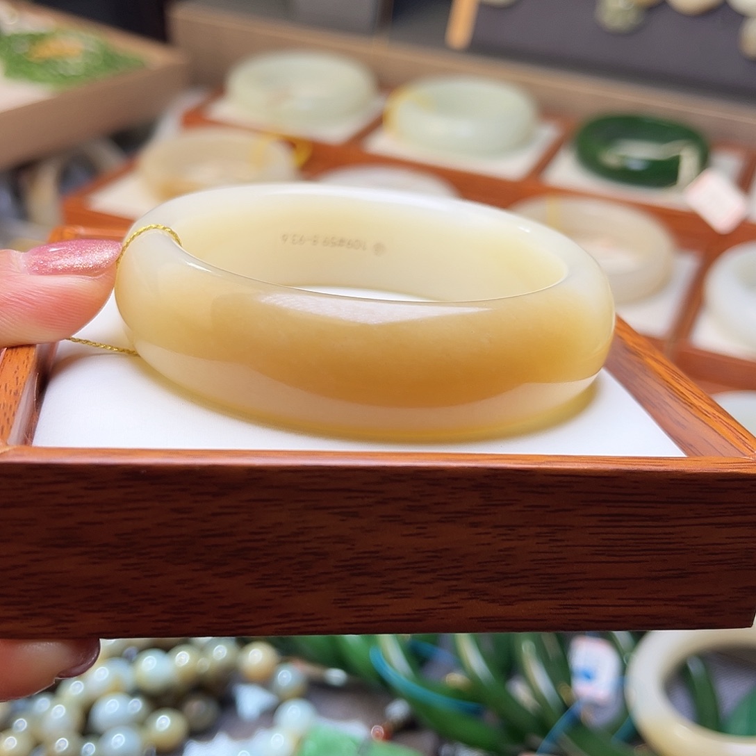 和田玉未镶嵌手镯59.8