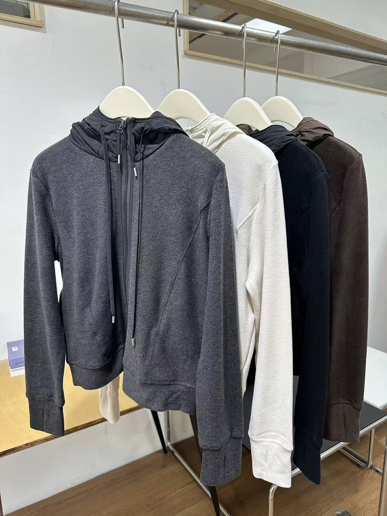 【俩老板娘专属】德绒梭织帽拉链卫衣12645